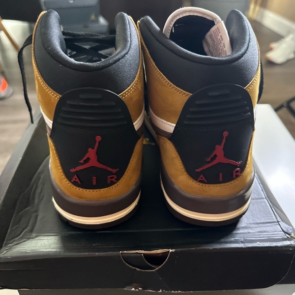 Nike Air Jordan Legacy 312 White/Baroque Brown-Wheat - Picture 4 of 9